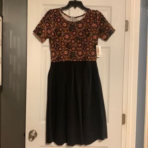 NWT LuLaRoe Amelia dress with silver color back zipper.